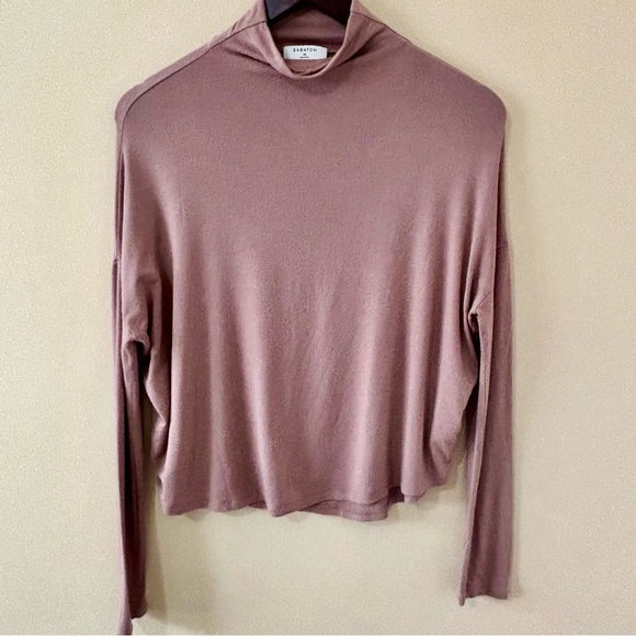 Babaton| Aritzia| Rose Gold Casual Mock Neck Soft Long Sleeve Top Sz XS - Picture 2 of 5